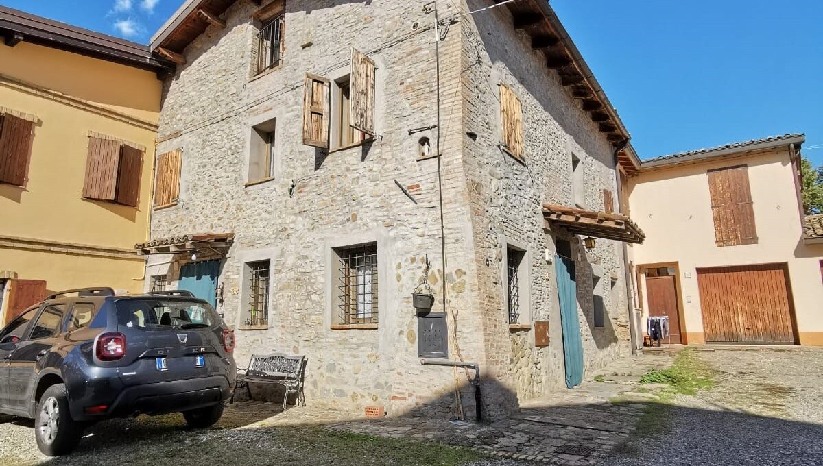 Porzione di Casa Castelvetro di Modena Solignano